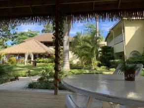 2-bedroom Apt - Enjoy 7 miles of White Sand Beach! 2 Apts by RedAwning - Image 5
