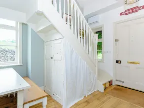 2 bedroom accommodation in Miller&rsquo;s Dale, near Buxton - Image 2