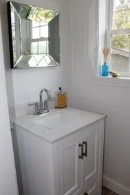Charming Waneta Lake Front Cottage! KAYAKS! FLX Wine Country  - Image 2