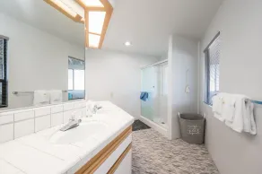 Stunning, Ocean View Rental on Sherwood! Enjoy Your Next Month Long Getaway! - Image 5