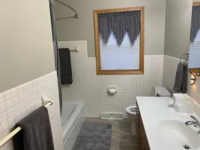 Beautiful Country Getaway **New Listing** - Image 5