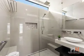 Luxurious Home Close to The Beach - Image 4