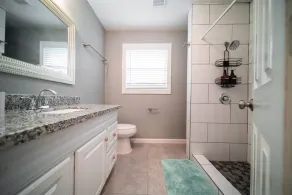 Gorgeous, Cozy, Cheerful 4 Bedroom home in Houston - Image 5