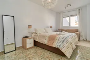 Holiday Home \"Almijarahouse\" with Shared Pool & Wi-Fi - Image 5