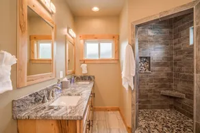 Newly built lodge on the river, dog friendly cabin, sleeps up to 10 guests - Image 2