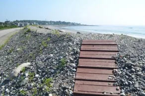 Beachfront Cottage, very quaint and right on the Beach! - Image 5