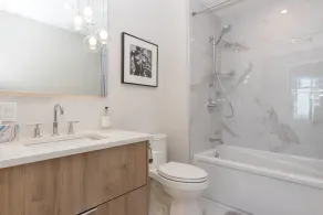 Elegant Condo With Private Bbq & Ocean Views - Image 3