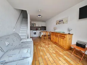 Comfortable house, walk to beach and shops, pets allowed upon request - Image 5