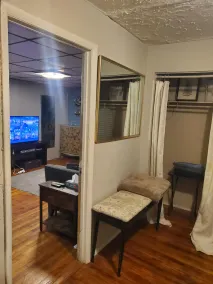 Bungalow Suite Priv 1 Double Bed /1 bath living room free park / Airport 10mins - Image 2