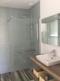 Contemporaneo in riva al mare - Image 2