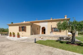 Modern finca, secluded location, 10min to the dream beach Playa del Muro, large pool - Image 4