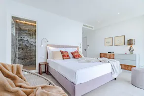 Beachfront Villa Aquamarin with Pool - Image 2