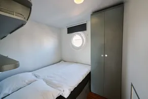 Luxury Houseboat - Image 5