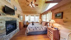 Always Kiss Me Goodnight 1 Bedroom Cabin by RedAwning - Image 4