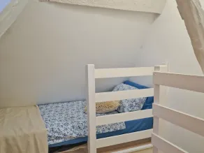 2 bedroom accommodation in Hythe - Image 5