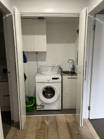 Cosy 2B apartment with private parking - Image 2