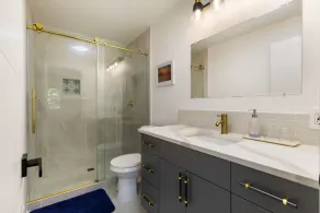 Stylish Eastside 3BR Family Home Prime Location - Image 3