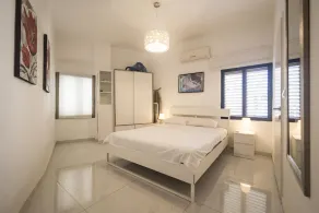 GORDON BEACH 2 rooms - Image 3
