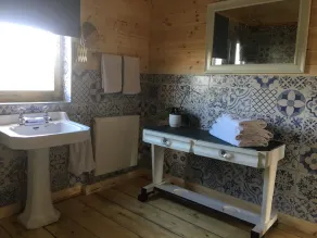 Bespoke Log Cabin in idyllic surroundings - Image 3
