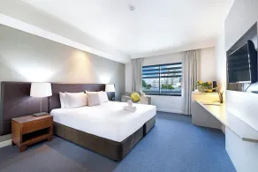 Darwin Harbourside Escape in Two Adjacent Rooms - Image 4