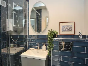 PLAS ELYN, pet friendly, luxury holiday cottage in Beaumaris - Image 3