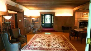 Beautiful Historic Tudor Mansion with sandy Private Beach - Image 3