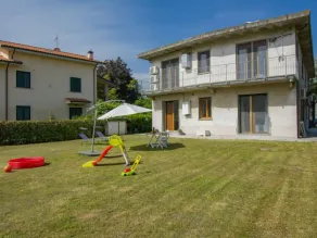 Apartamento vacacional apropiado para familias con jardín, barbacoa y terraza - Image 2