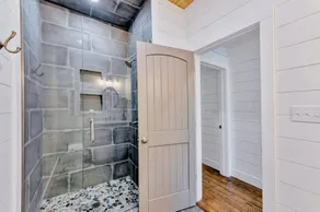 Lakefront Home with Waterfront Views from Every Room - 4.4 miles to The Barn - Image 4