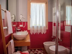 VIOLET Luxus-Apt. in Villa, Terrasse, Pool, Whirlpool, WLAN, Klima, Sauna - Image 4