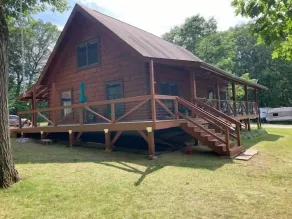Lakefront Cabin with Guest Cabin and Rec Room. Sleeps 14 - Image 5
