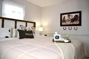 “Feels Like Home” #2CarGarage #Family Fun #Beech Bend #Caves #WKU #KingBedSuite - Image 3