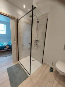 Country house with jacuzzi - Image 2