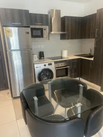 Deluxe 1 Bedroom Apartment - Embassy Gardens - Image 5