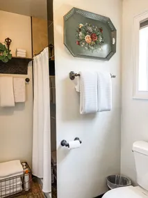North Vernon ~ Vintage Retreat i ❤️ of Prescott - Image 3