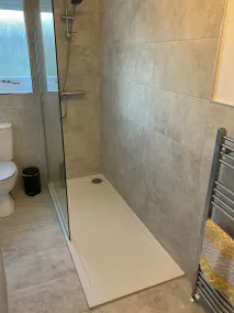 D's Place Close to J30/J31 on M1 - FREE PARKING - Spacious - Image 4