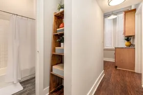 3-BR Soccer Stadium- Fast Drive to OTR - Downtown - Image 4