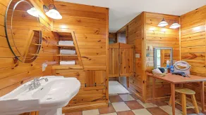 Log Home, Smoky Mtn VIEWS, Hot Tub, Game Room. 4wd req. November-april - Image 3
