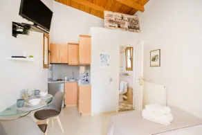 Stavros Kallia Apartment with sea view - Image 5