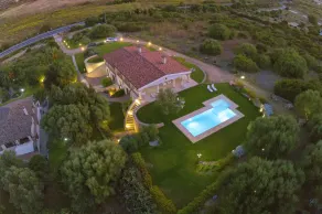 Charming Luxury Villa: Exclusive use and independent swimming - Image 5