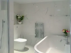LAKESIDE, pet friendly, luxury holiday cottage in Millbrook - Image 3