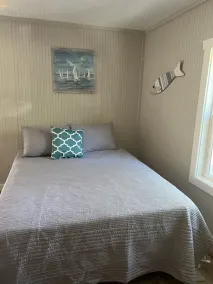 Cute cabin in nice quiet secluded area close to the water, The Coves Golf course - Image 5
