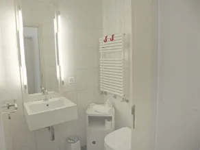 Dejlig lejlighed for 4 gæster med WIFI, TV, balkon og kæledyr tilladt - Image 4