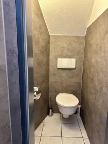 140 sqm penthouse apartment for up to 6 people with roof terrace in the city center - Image 5