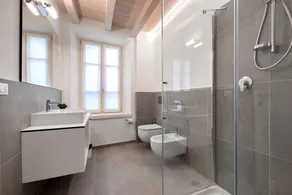 Apartamento 'Piso 5' con vistas al lago, Wi-Fi y aire acondicionado - Image 3