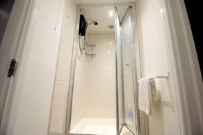 One bed apartment near beach - Image 2
