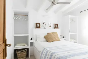Sea & mountain views - 8 persons - private pool - air conditioning. - Image 5