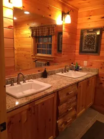 Smuk Stor Log Cabin i sydlige Adirondacks - Image 2