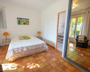 Approximately 1.2 km from the village of Roussillon, Provencal holiday home with pool - Image 3