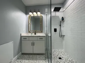 New & Modern, Lakeside Home - Image 3