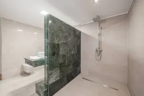 Private swimming pool, air conditioning, 6 bedrooms ideal for families - Image 4